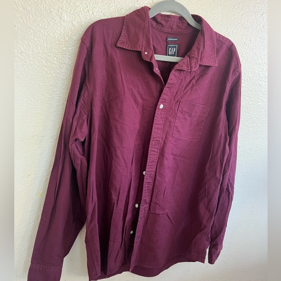 GAP Deep Red Button-Up Shirt size L - Picture 2 of 5